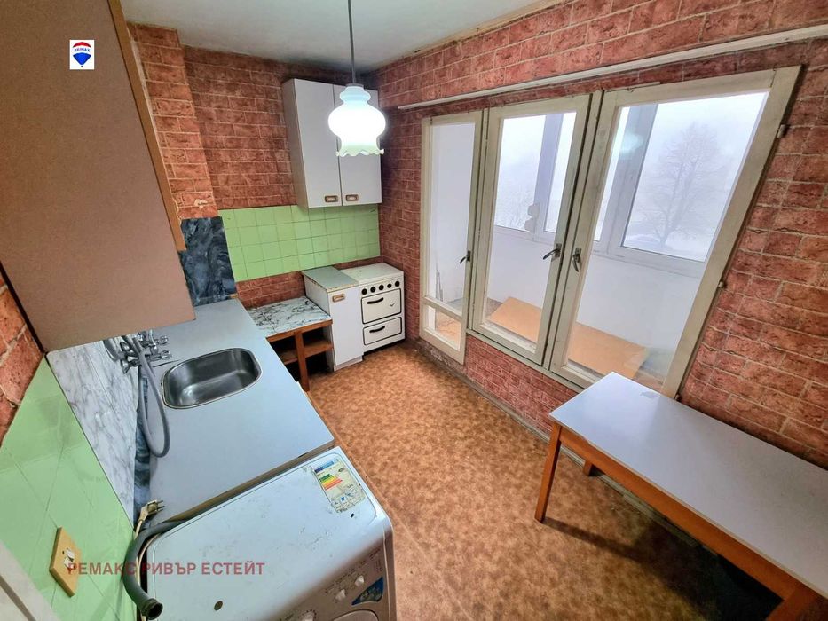 Двустаен апартамент за продажба кв. Чародейка Север