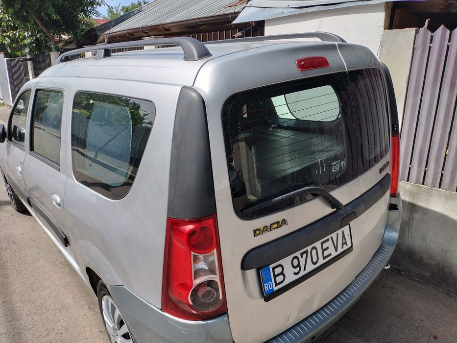 Vând Dacia logan