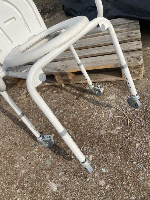 Кресло-стул туалет