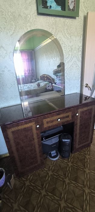 Спальный гарнитур. Срочно!