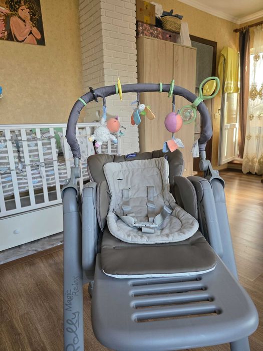 Стульчик для кормления Chicco Polly Magic серый