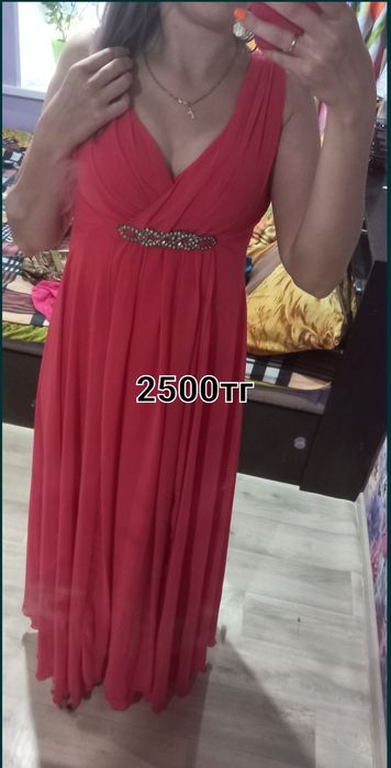 Продам  вечерние платья