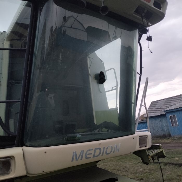 Продам комбай CLAAS MEDION 320