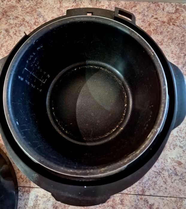 Продам мультиварку "Редмонд"