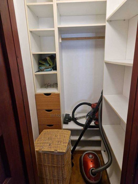 Страхотен мезонет с три спални и камина!