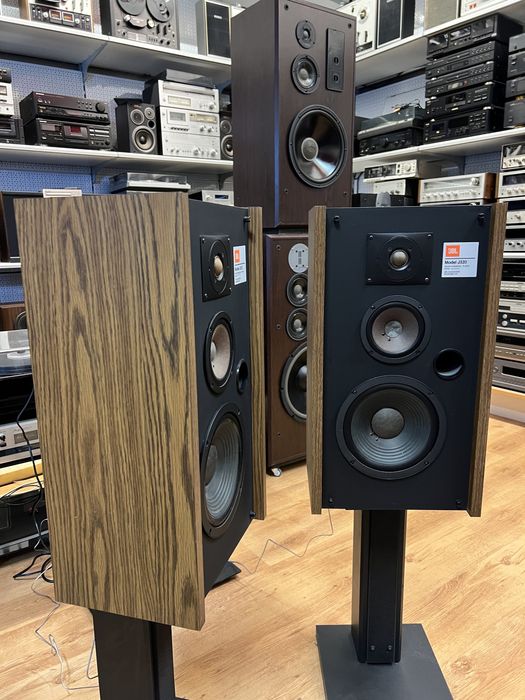 Boxe de colectie  JBL J-320 pe 3 cai