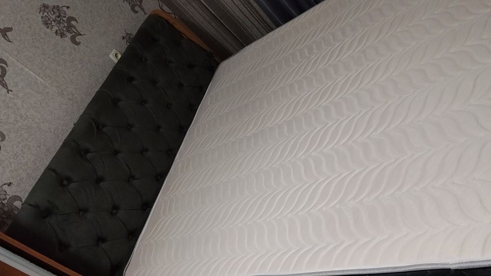 Продаётся двухспальный кровать