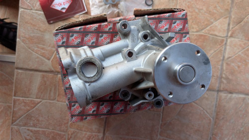 Pompă apă Ashika NOUĂ Mitsubishi Pajero 2.5 TD / L200 / Pajero Sport