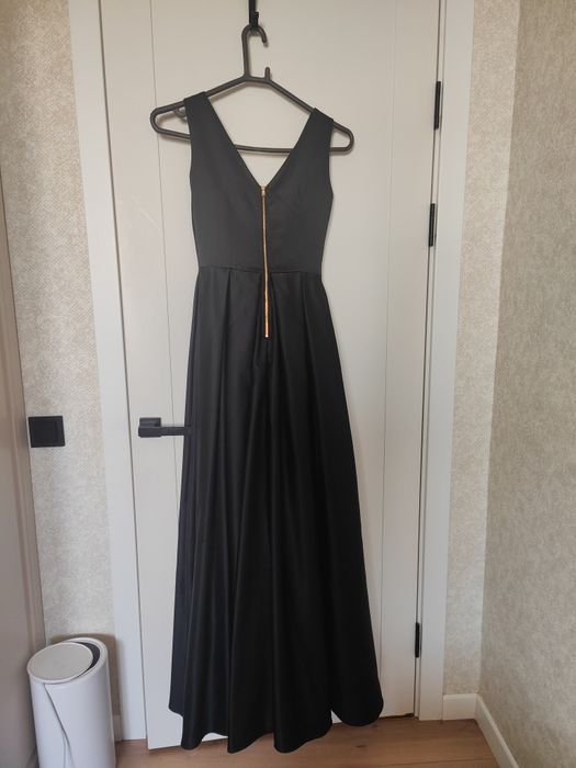 Шикарное чёрное платье