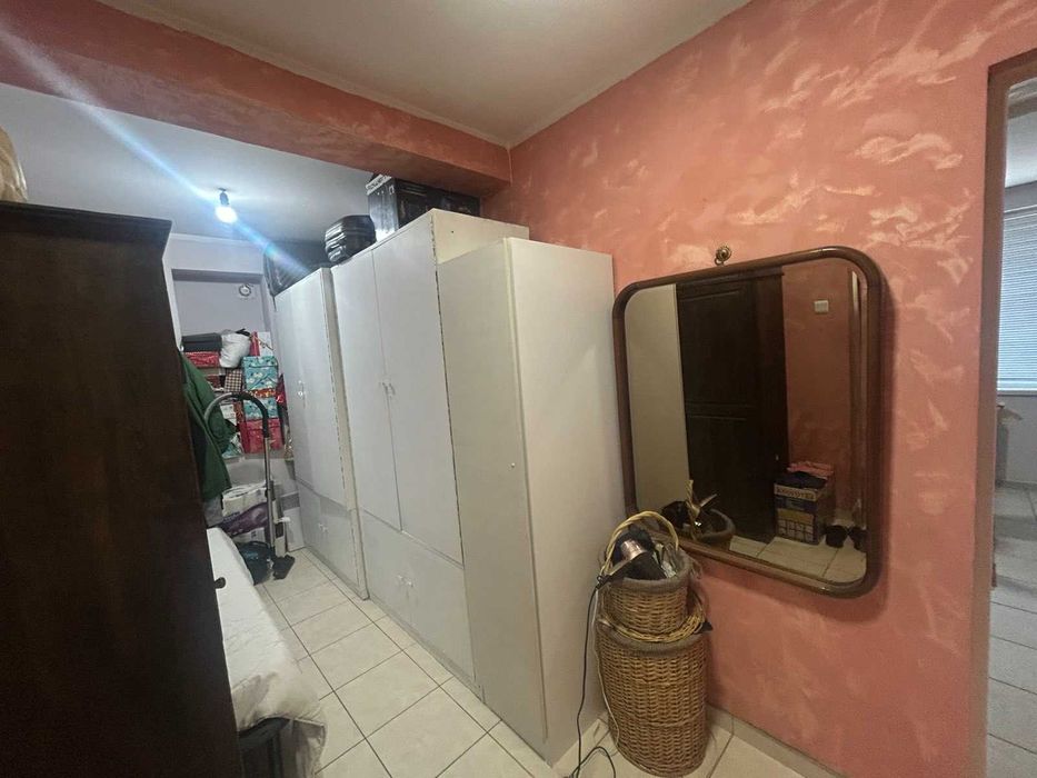 Двуетажна къща с гараж и двор, гр. Попово