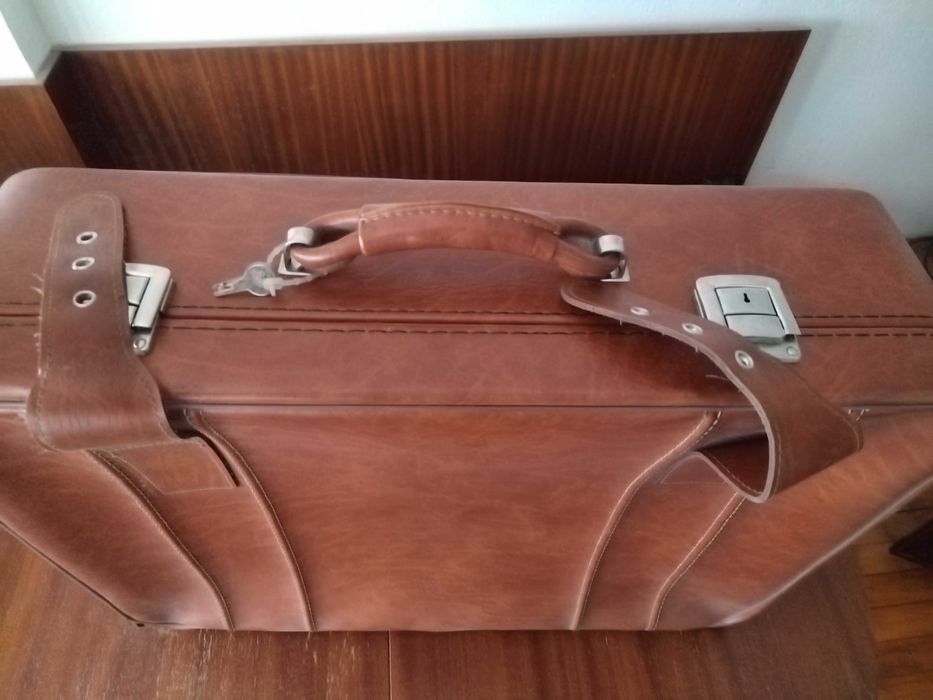 Кожен ретро куфар