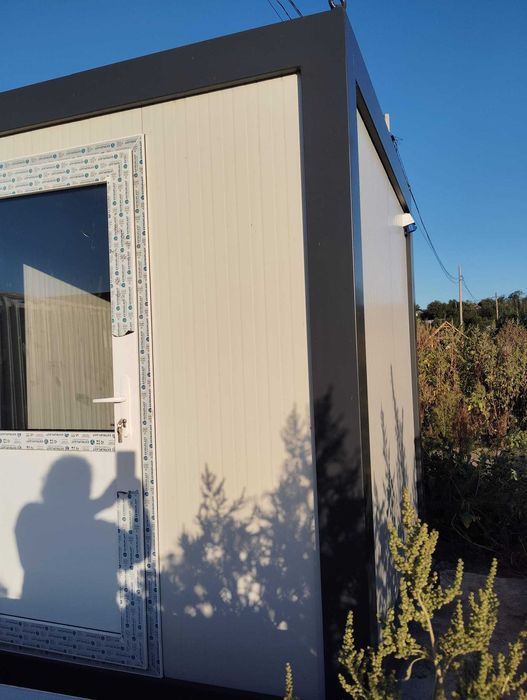 C O N T A I N E R 2400x2100