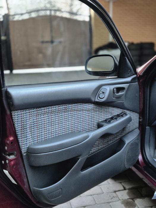 Тойота Карина Е ...