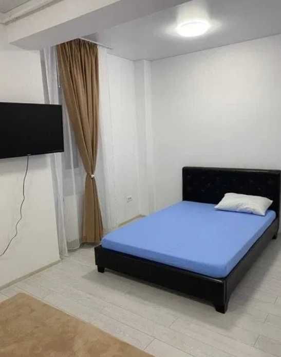 Дава се под наем Едностаен апартамент в Пловдив, Център - 37 кв.м за 204 € - Снимка #2