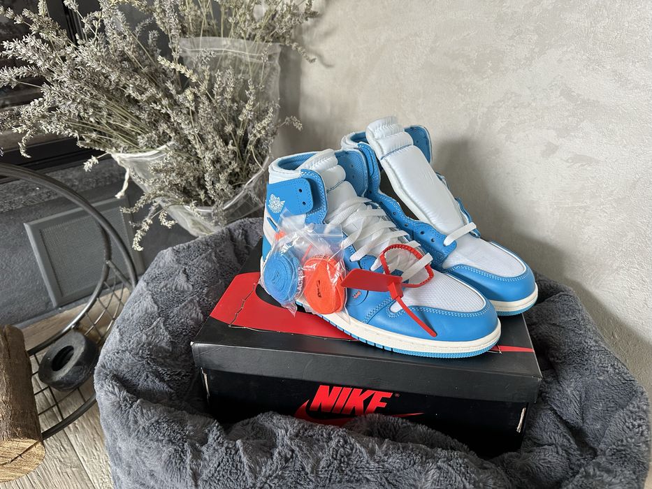 Air Jordan 1 Retro High Off-White University Blue