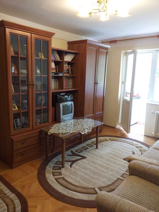 Apartament 3 camere de vanzare direct proprietar