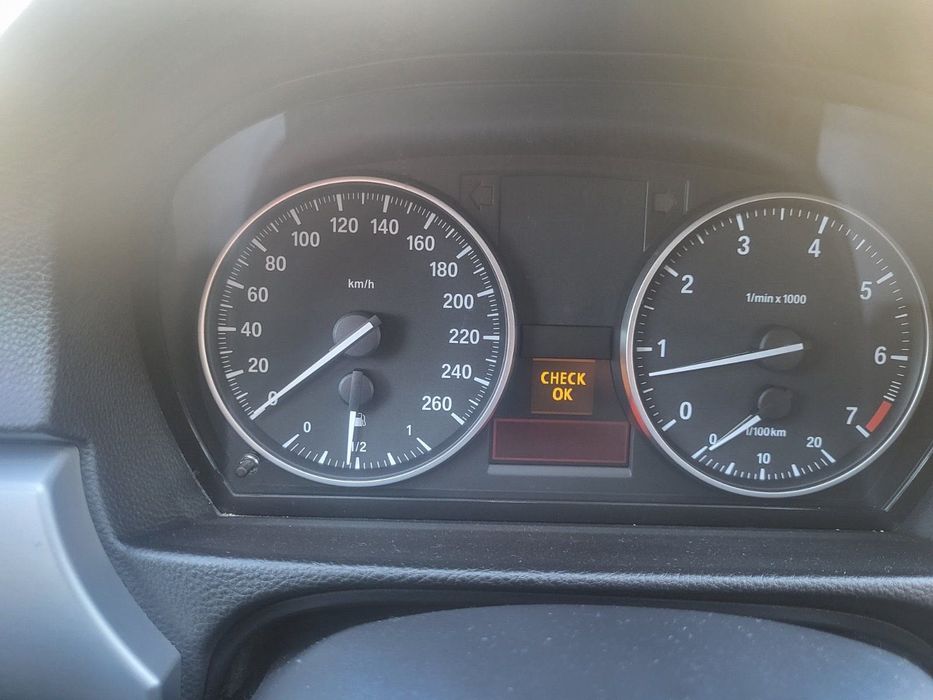 Vând mașină BMW.