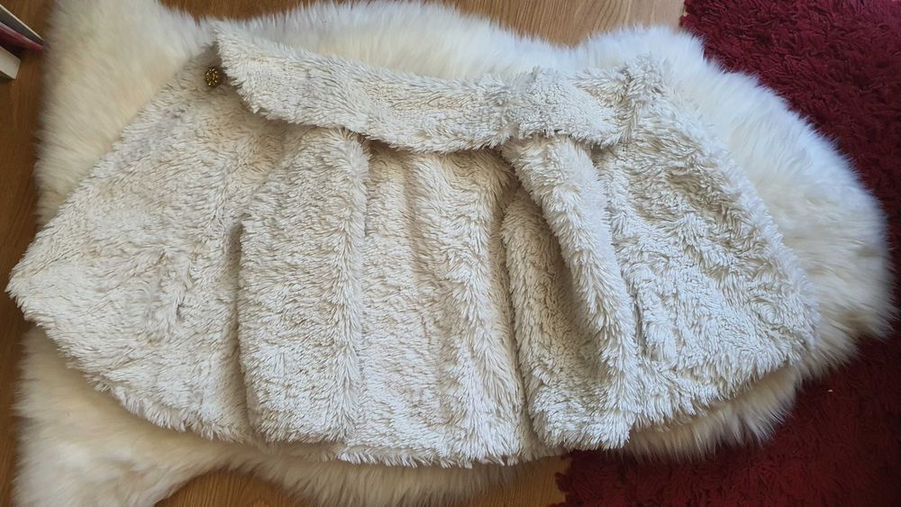 Haina alba blanita fetite 2-3 ani F&F