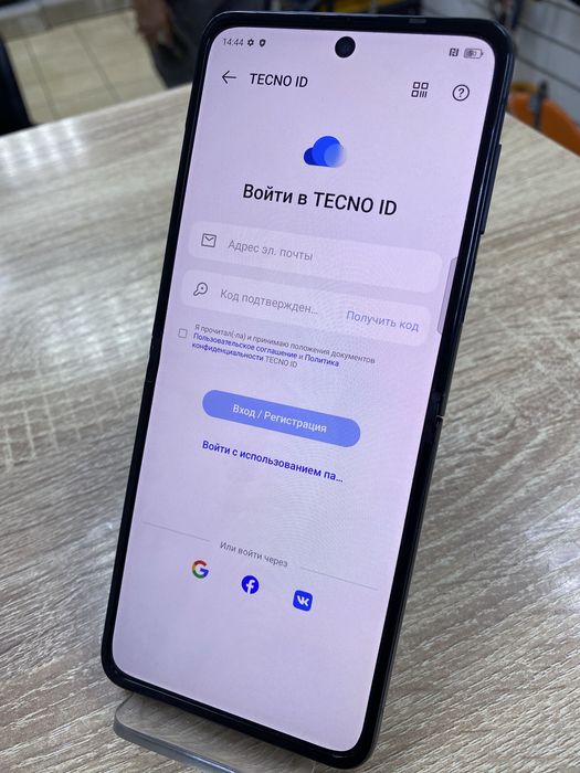 Tecno PhantomV Flip 5G 256Gb (Ос14Б)