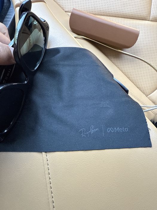 RayBan Meta.    .
