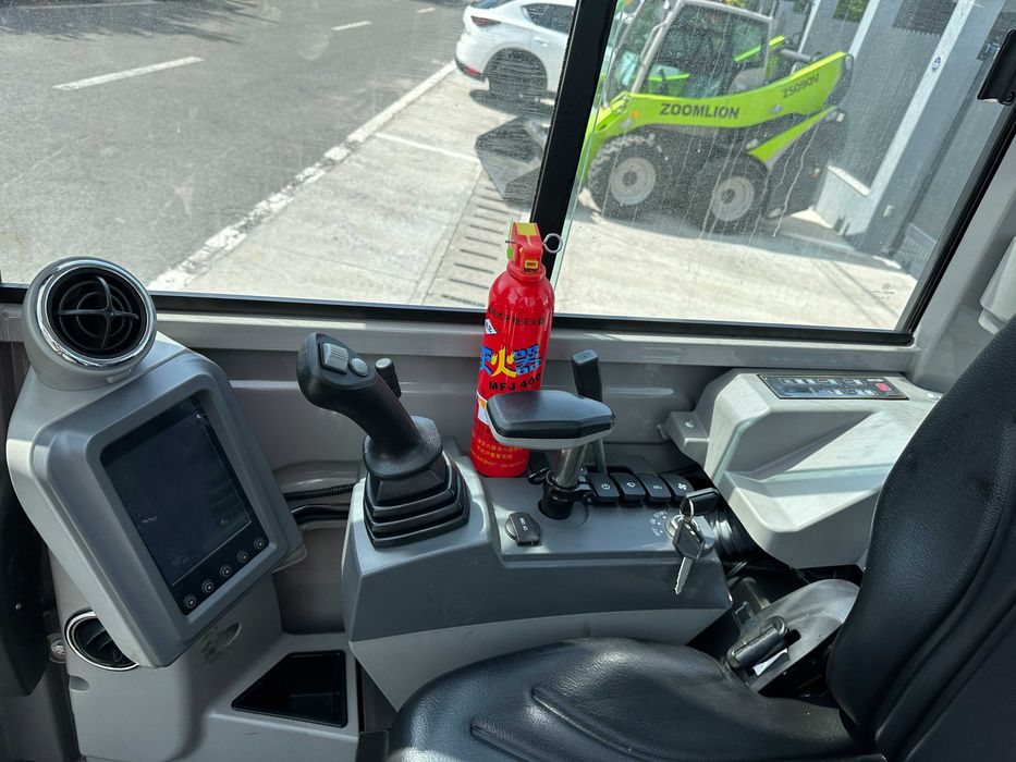 Excavator 2,8t NOU ZOOMLION Premium cu Garantie 60 LUNI STOC