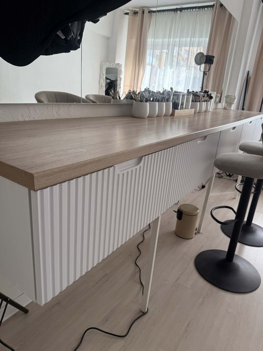 Mobila salon make-up + 2 scaune salon