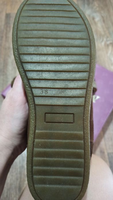 Продам уги женские