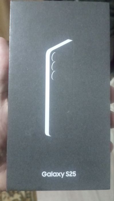 Новый самсунг S25