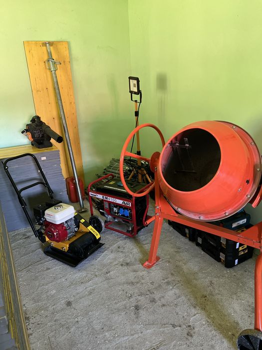 Inchiriez panouri cofrare,schela,popi metalici ,scule santier