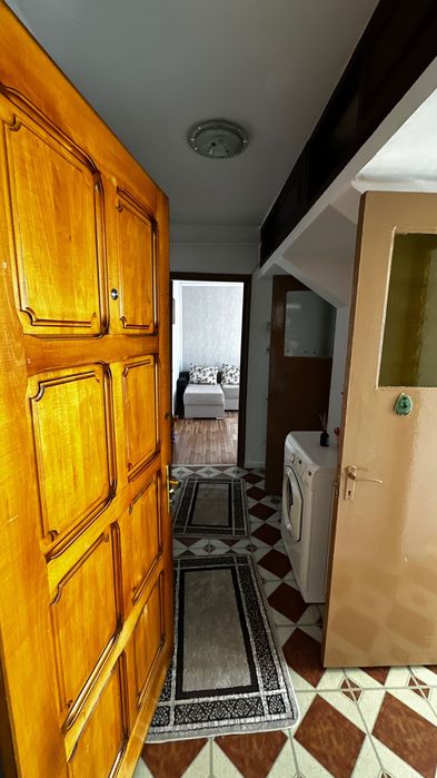 Vând apartament cu două camere
