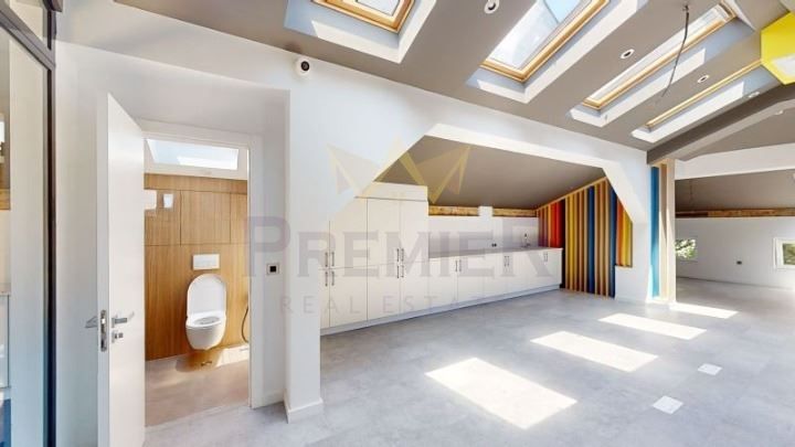 Дава се под наем Офис в Варна, Гръцка махала - 190 кв.м за 2200 € - Снимка #12