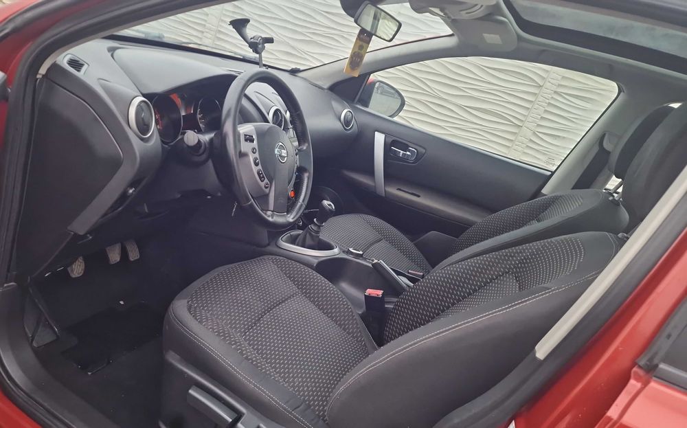Nissan Qashqai 2.0L dci 150 cp 4x4 tekna
