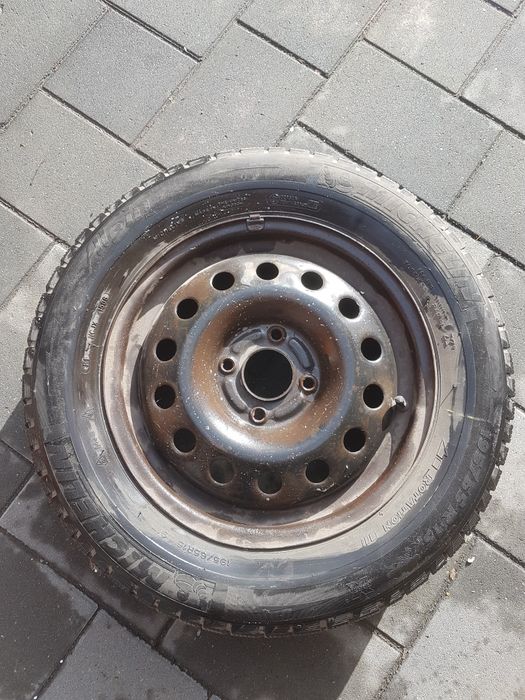 Vand janta metalica 6J X 15H2 ET52,5 cu anvelope de iarna Michelin
