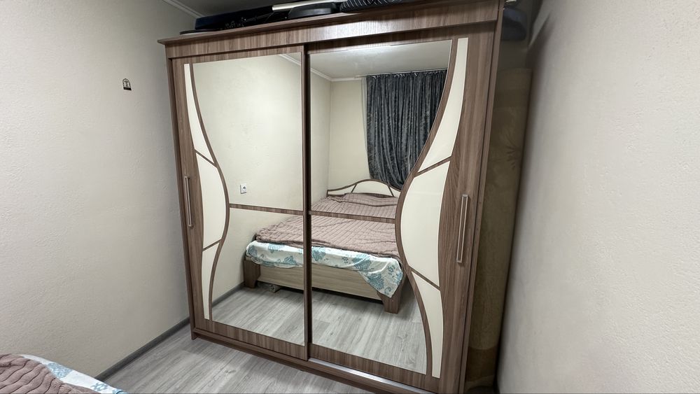 Продам спальный гарнитур