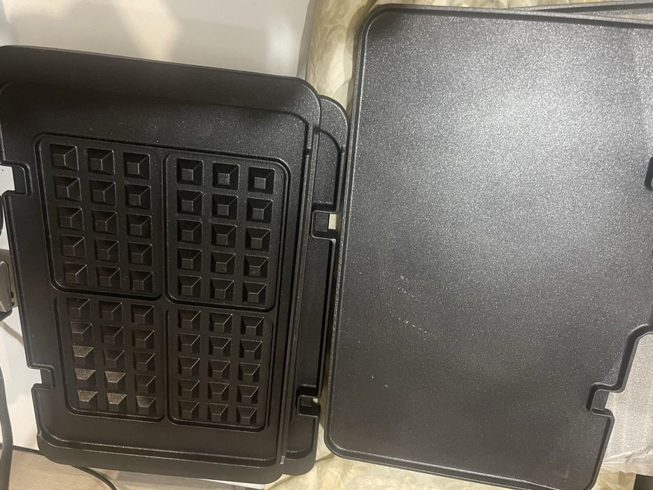 Грильница Delonghi CGH1030D