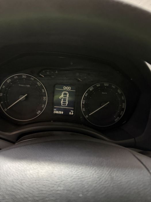 Dezmembrez skoda octavia 2 1.9 diesel