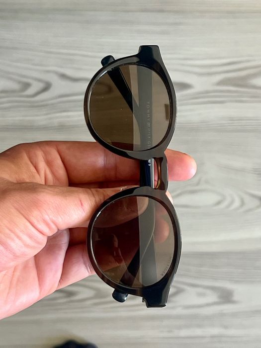 слънчеви очила Tommy Hilfiger