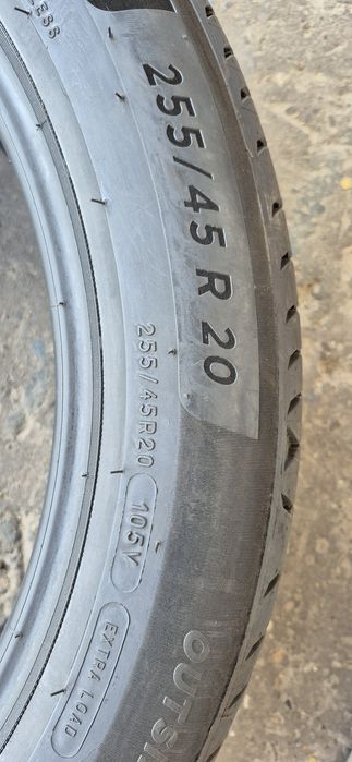 4 anvelope vara ca noi,fata Michelin 255/45/20,spate Dunlop 285/40/20.Pretul este pe bucata