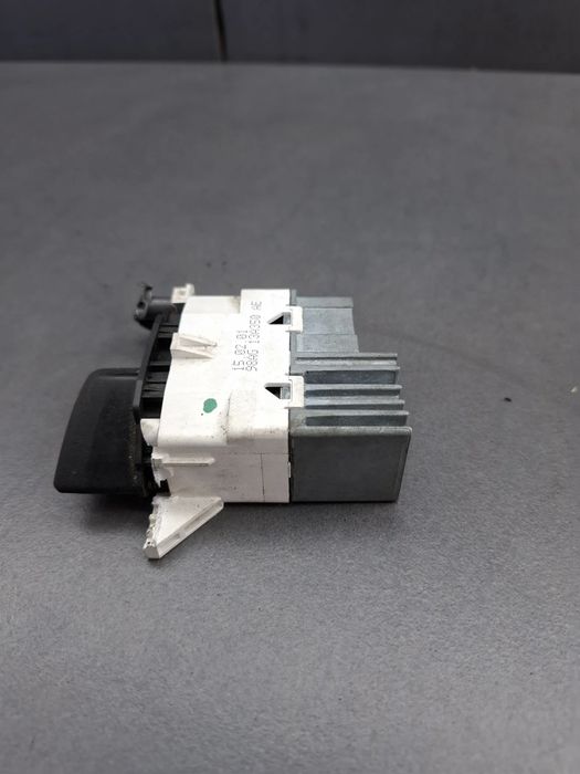 Buton avarie 98AG 13A350 AE DEFECT Ford Focus 2001 1.8 Tddi MT (90 hp)