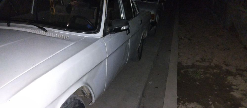 Gaz 24 11 volga  sotiladi