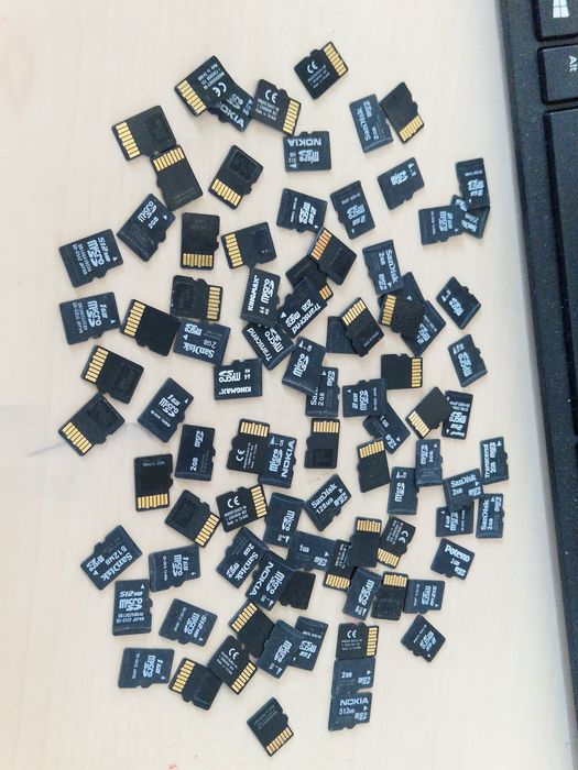 Card de memorie 1 si 2 G