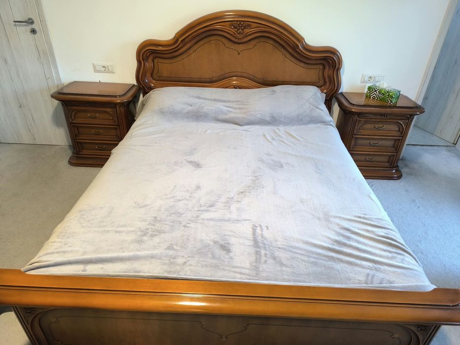Mobilier camera lemn masiv