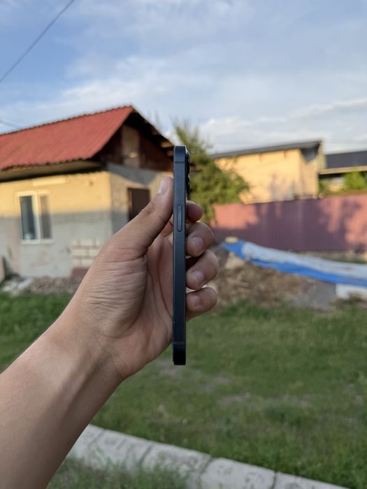 Продам комплект: Asus Zenbook 14 + iPhone 13.