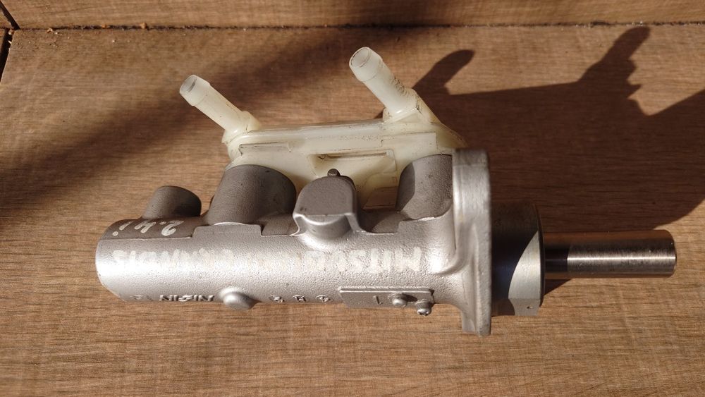 Mitsubishi Grandis 2.4 спирачна помпа