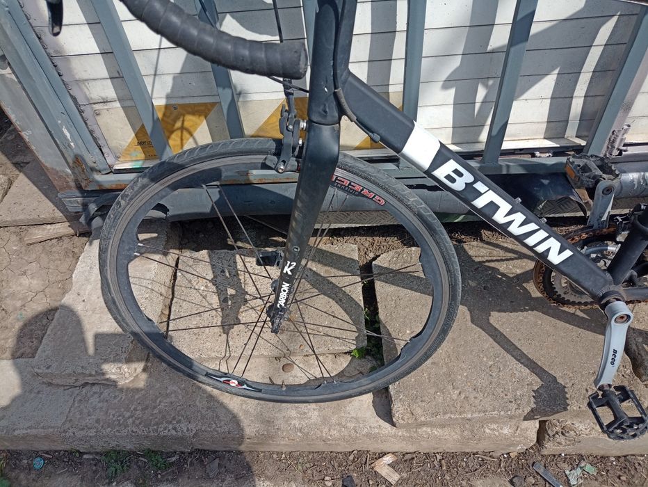 Bicicleta cursiera BTWIN triban 500