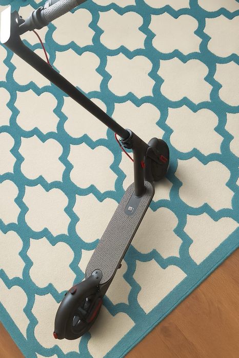 Vând trotineta electrica Xiaomi M365