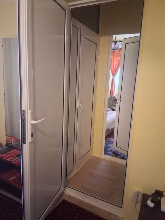 Vând apartament  3 camere