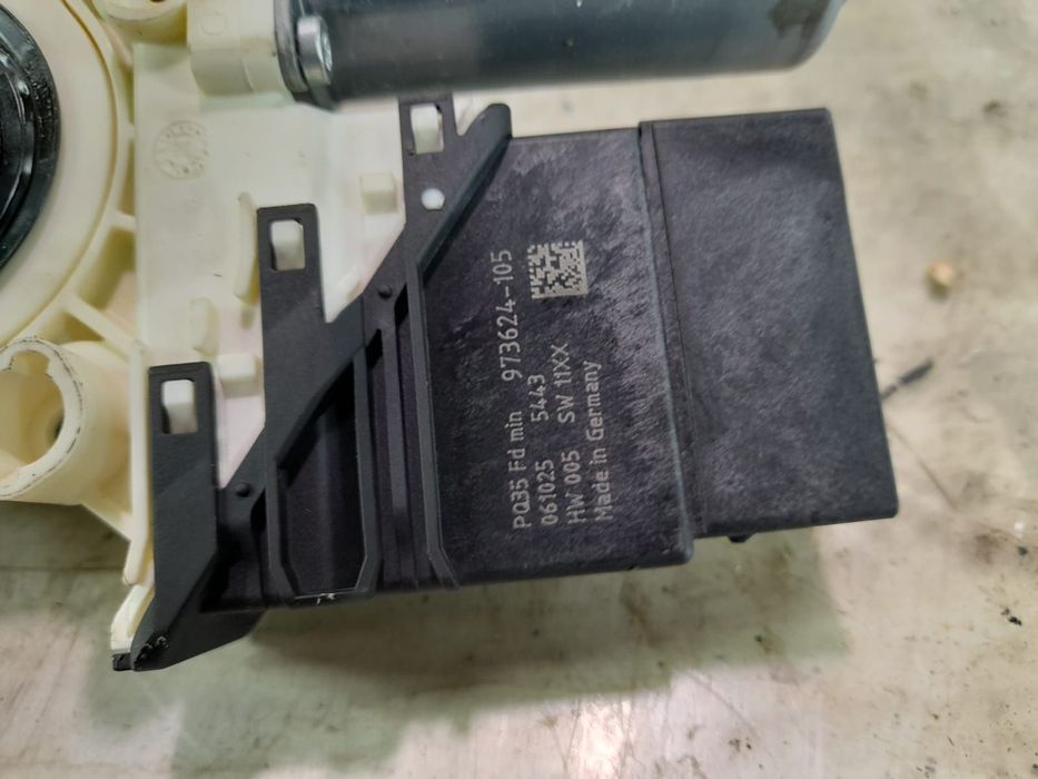 Motoras macara geam dreapta  spate1k0959703p Volkswagen VW Sharan 1 [