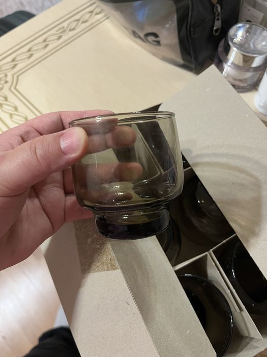 Продам посуду: тарелки и бокалы