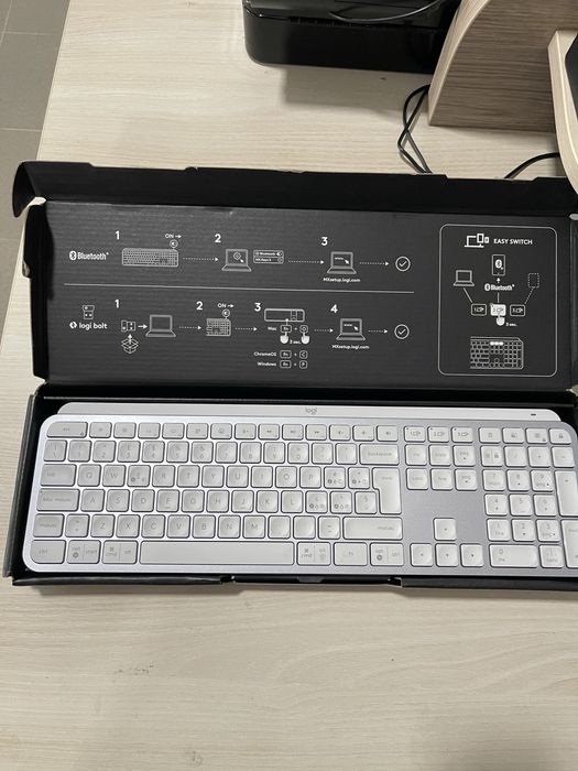 Tastatură Logitech Keys S - Wireless ,Iluminare ,Taste Programabile,BT